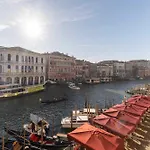 Domus Rialto Balcony View On The Grand Canal * Venice