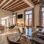 Apartment Domus Rialto Balcony View On The Grand Canal *