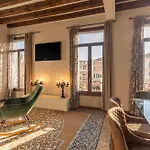 Domus Rialto Balcony View On The Grand Canal * Venice