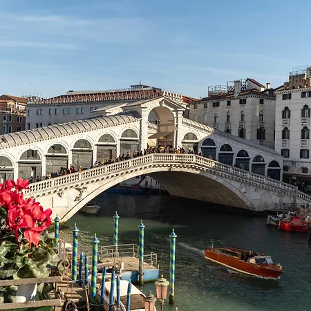 Apartament Domus Rialto Balcony View On The Grand Canal