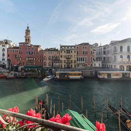 Apartament Domus Rialto Balcony View On The Grand Canal Wenecja